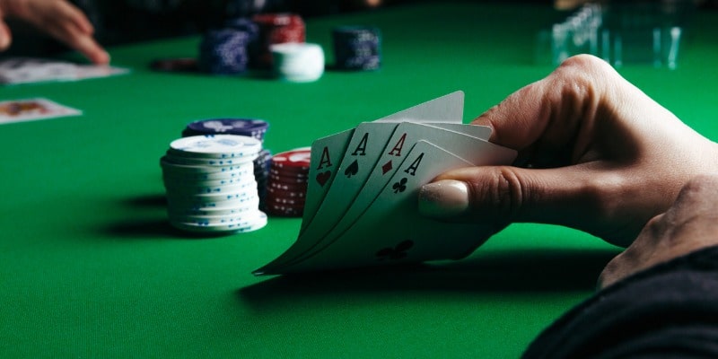 Giải thích định nghĩa về game Poker